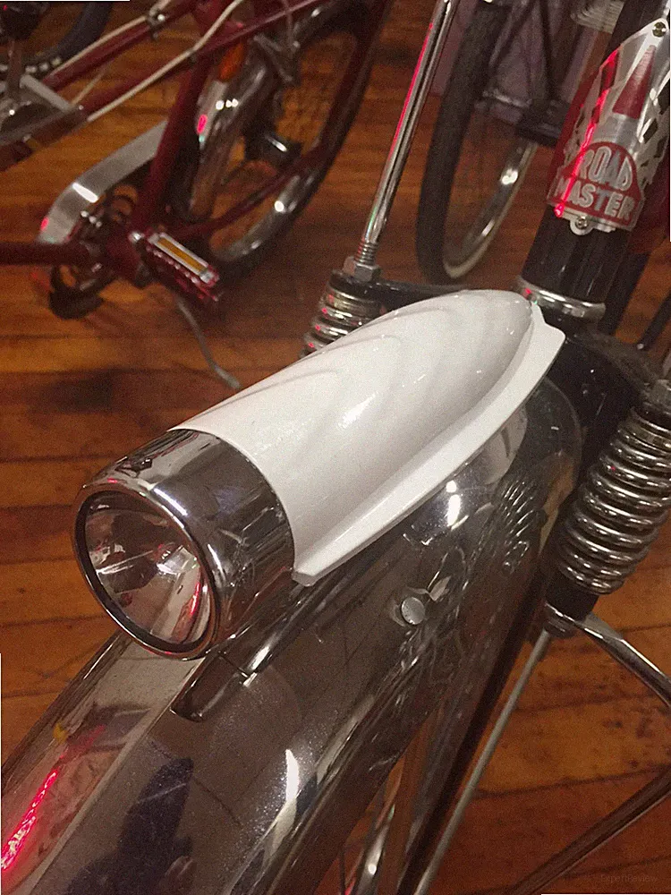 Bicycle headlight Cream & chrome Schwinn metal cruiser bike light 2 d-cells