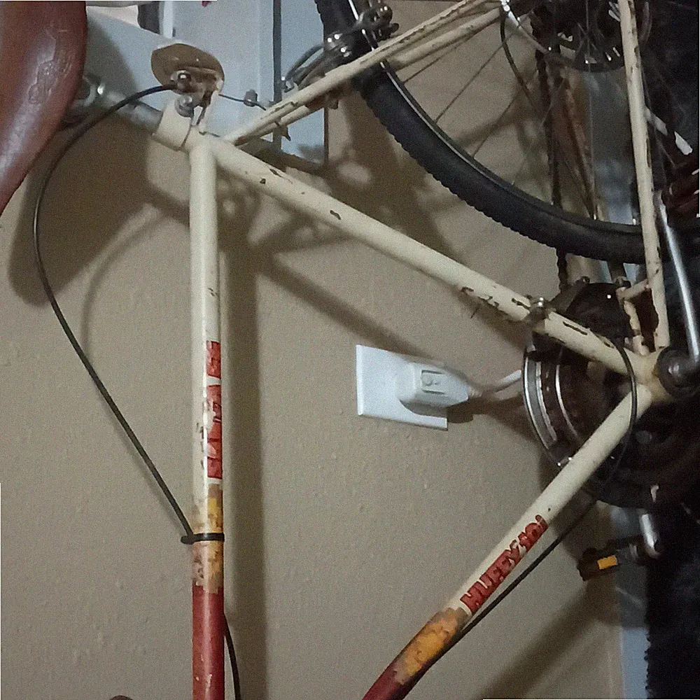 Huffy Silver Shadow Touring Bike Steel Frame Cream Red 10-Speed Drop Handlebars